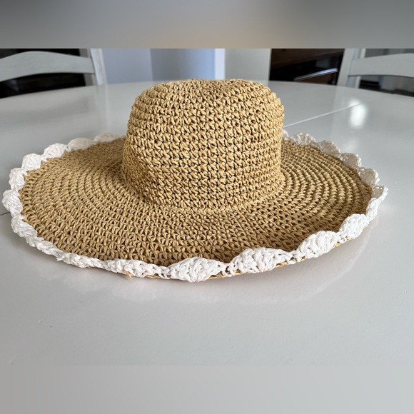 VINEYARD VINES | white scallop edge | Floppy Hat - Picture 2 of 12